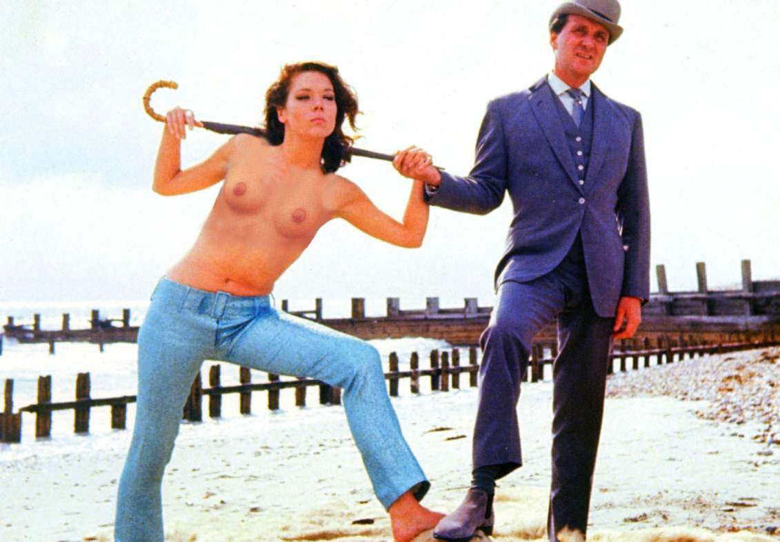(Celeb) Diana Rigg Oben Ohne - Ekus.jpg